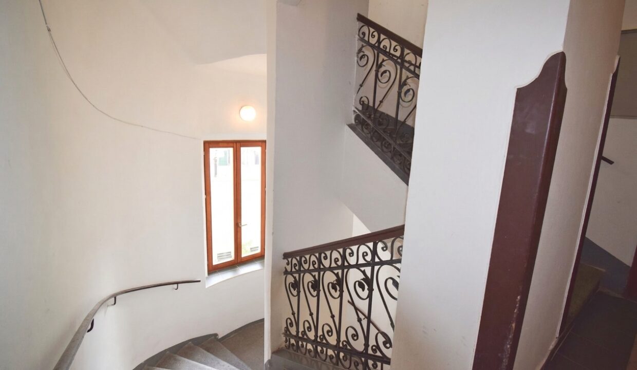 interior-viz-1791898987621